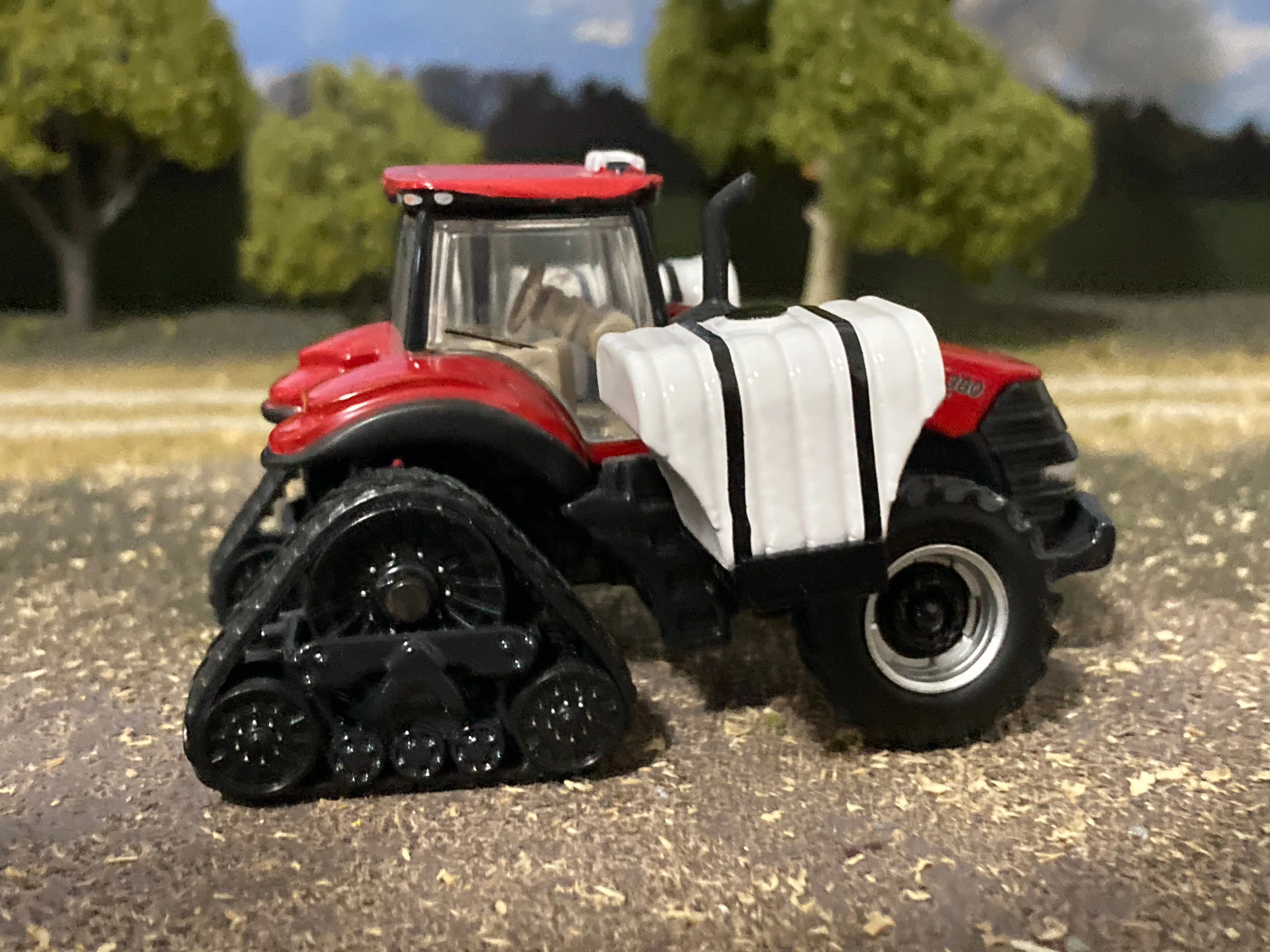 1/64 Big John Saddle Tanks for Straight Frame Tractors (Black/White)