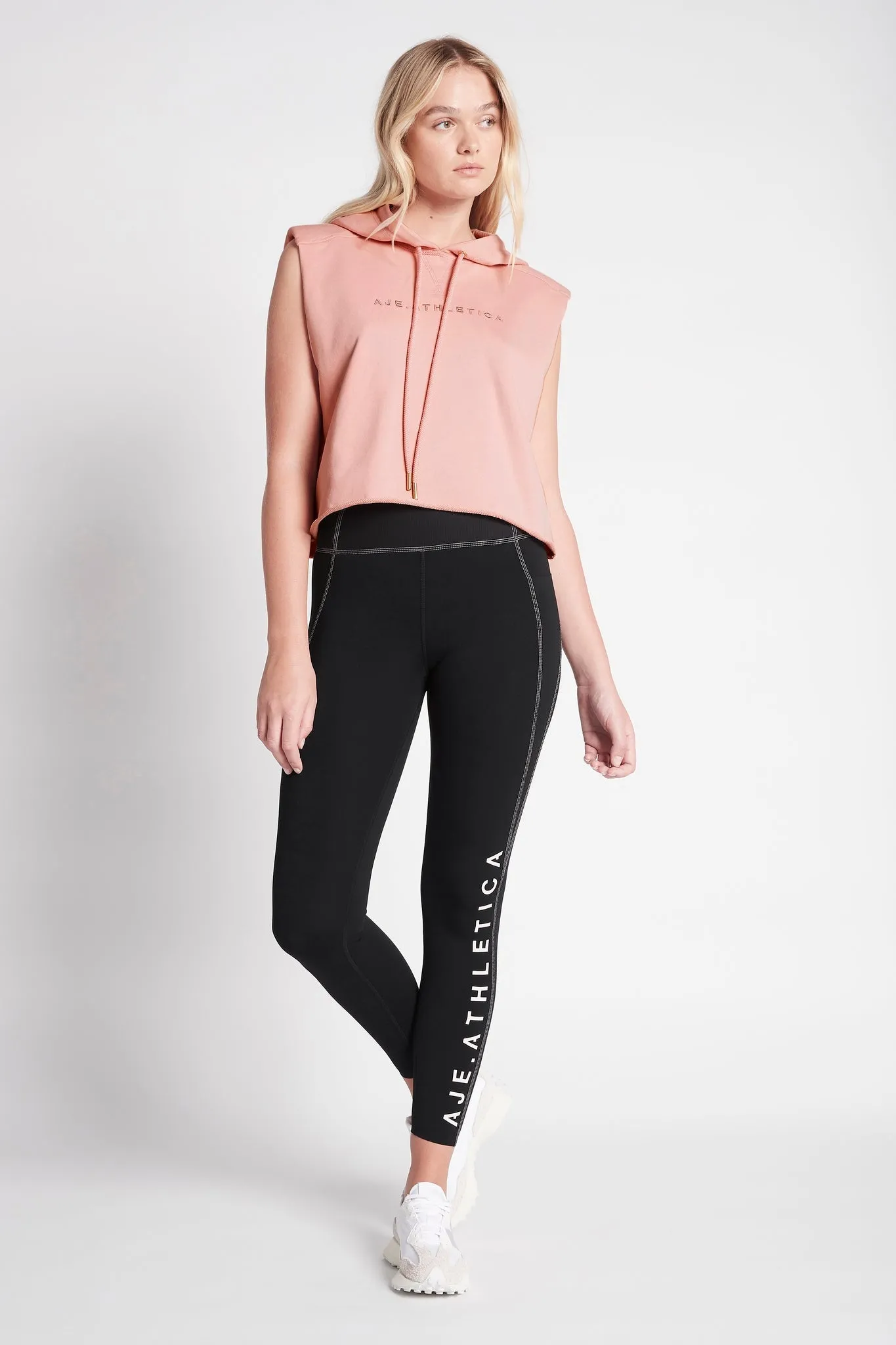 Cropped Established Short Sleeve Hoodie 402