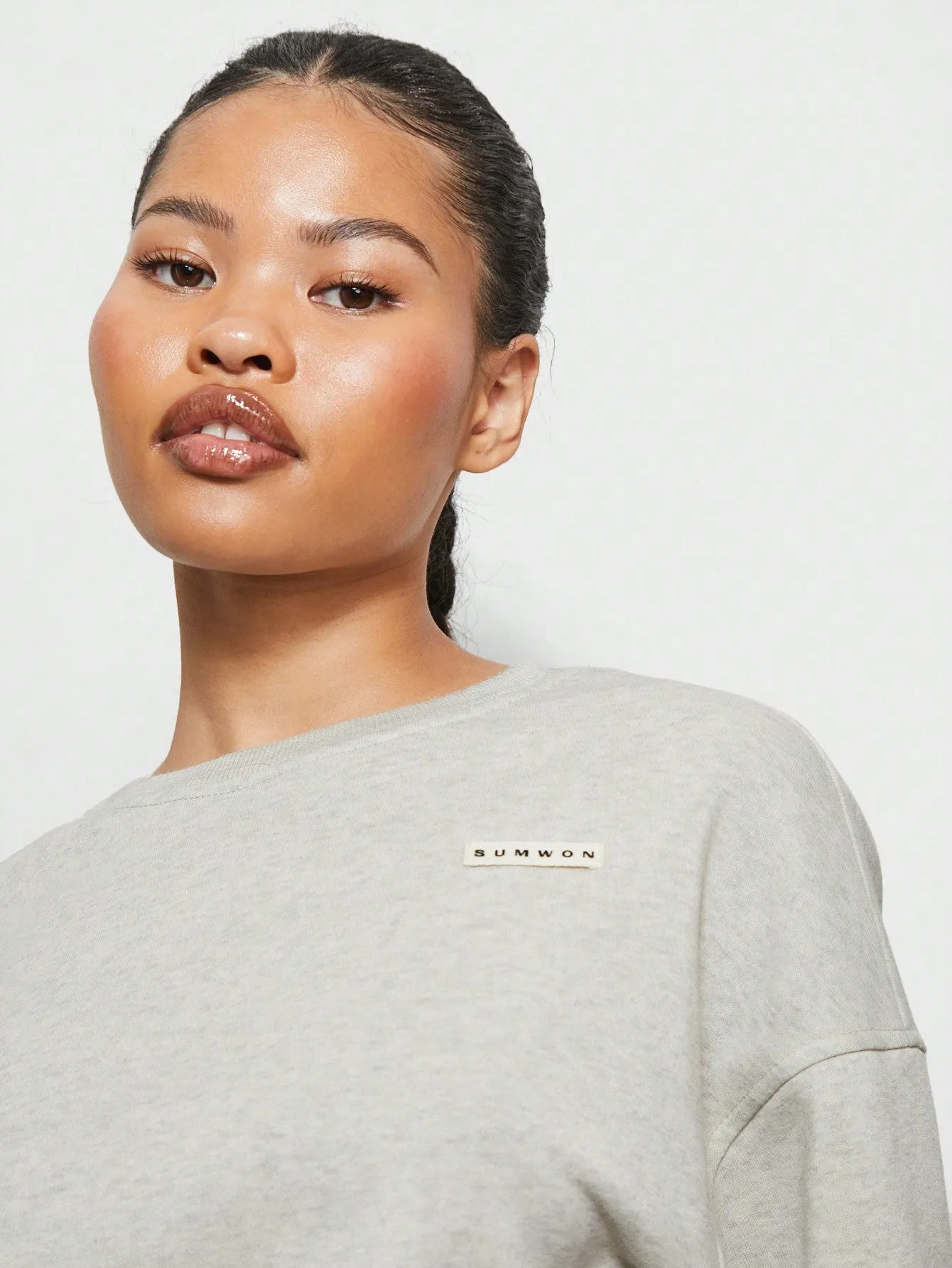 SUMWON WOMEN Slouchy Fit Full Sleeves Raw Hem Crop Sweatshirt